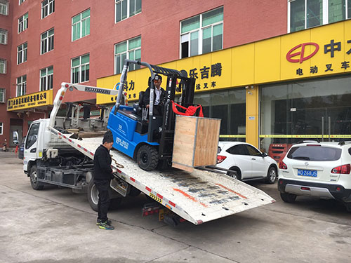 廈門電動叉車公司，銷售比亞迪電動叉車2.5噸一臺