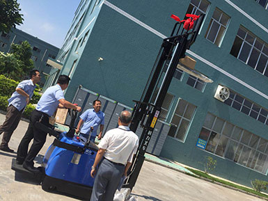 廈門(mén)某包裝工廠(chǎng)采購(gòu)科力前移式電動(dòng)叉車(chē)